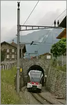 The 130 010-2 on the way to Meiringen is arriving at Brienz. 
01.06.2012