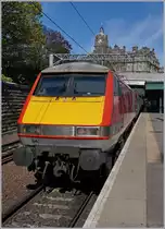The Virgin Trains East Coast Class 91 (91104) in Edingburgh Waverley.
03.05.2017
