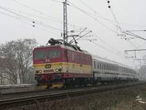 371 005-0 with the Berlin-Warszawa-Express in Berlin K�penick, 2006