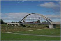 A ÖBB ET 4024 from Bregenz to St Margrethen on the Rhein-Bridge by Lustenau.
23.09.2018