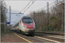 A SBB ETR 610 on the way to Basel in Cuzzago.

29.11.2018