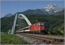 The SBB Re 4/4 II 11193 with an RE to Lausanne near Bex. 

25.06.2019