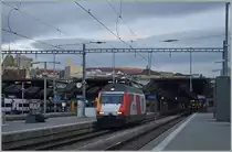 The SBB Re 460 085-4 Coop  Gotthardo 2016  in Zürich. 

01.12.2015