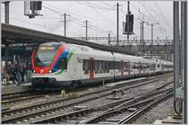 The SBB RABe 524 204 in the new TILO coulor and an other one in Bellinzona on the way to Locarno. 

19.10.2019