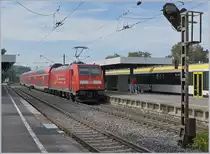 The DB 146 225-8 with an RE to Karlsruhe by his stop in Radolfzell.

22.09.2019 