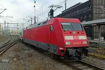 DB 101 072 pushes an IC toward Ulm out of Stuttgart Hbf on 3 January 2020.