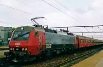 DSB 3002 'NIELS BOHR' stands with peak hour stock at Roskilde on the evening of 22 May 2004.