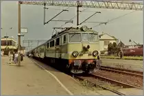 The PKP EU07 163 in Lescno. 

28.08.1994 