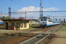 On 15 September 2018 CD 162 011 is about to call at Pardubice.