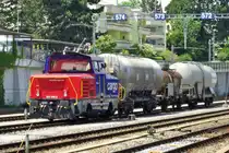 On 5 June 2014 SBB 923 020 shunts at Spiez.