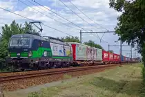 On 18 March 2019 LTE 193 261 thunders with the Rzepin-Shuttle through Wijchen. The first container claims this service to reach its destination within 24 hours.