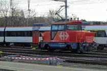 On 31 December 2018 SBB 922 010 stands at Bienne.