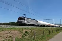 RFO 1829 hauls a tank train through Niftrik on 29 May 2020.