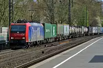 On 29 March 2017 SBB 482 012 'ChemOil' hauls an intermodal through Köln Süd.