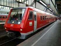 611 027 +2weitere Einheiten (3-fach Traktion) mit IRE nach Aulendorf bzw. Horb (letzte Einheit) Trennung in T�bingen . Abfahrbereit in Stuttgart Hbf am 07.09.2009