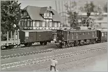 The SBB Ae 3/6 II 10456 and the SBB Cargo E 1 025 592 on a H0 arangement  Büren an der Aare 1944 .

26.04.2021