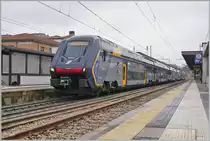 The Treniatlia TPER ETR 521 025  ROCK  is the regionale 3917 from Piazenca to Ancona. This train makes a stop in Reggio Emilia.

14.03.2023