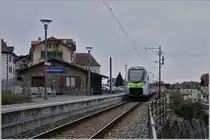 20% more travelers - the Alpes region is reaching its limits and has therefore rented a RABe 528 MIKA from BLS, which covers two to three round trips from Monday to Friday and so the Domino trains that are freed up are used to reinforce others. The picture shows the BLS RABe 528 109 in St-Gingolph, waiting as R 91 6125 to leave for Brig. 

March 4, 2024