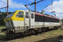 The only HLE27 to receive the actual NMBS colours is 2715, painted by volunteers of the PFT-TSP. On 17 August 2024 the loco naturally guards the Retrotrain museum at Saint-Ghislain.