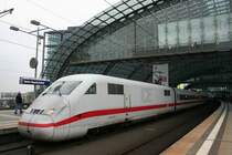 ICE 402 013-7 on 25.10.2008 at Berlin main station.