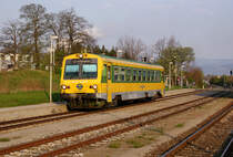 Raaberbahn/GySEV 5047 502 is leaving the station of Neud�rfl in Burgenland, 20.04.2010.