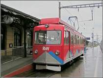 The small RhW unit taken in the rain at the station of Rheineck on August 21st, 2006. 