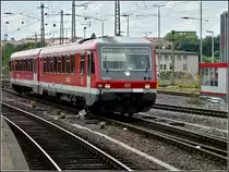 628 465 is entering into the main station of Saarbr�cken on June 22nd, 2009.