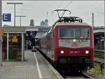 120 155-7 with the IC 1884 to Hamburg Altona is waiting for passengers at the station of Passau on September 17th, 2010.