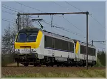 HLE 1358 and 1353 are running through Hansbeke on April 10th, 2009.