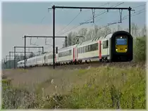 AM 96 563 is running through Hansbeke on April 10th, 2009. 