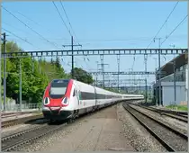 Two ICN on the way to St. Gallen are leaving Morges. 
19.04.2011