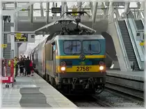 HLE 2758 is waiting with the IC to Blankenberge in the station Li�ge Guillemins on May 1st, 2009.