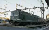 One of the last green Re 4/4 II: Re 4/4 II N� 11309 with a Gargo train in Lausanne. 
24.05.2011