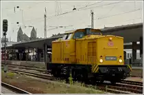 203 307-4 is running through the main station of Koblenz on May 22nd, 2011. 