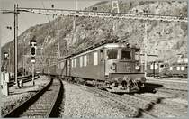 The BLS Ae 8/8 with a local train from Sion. 18. 10.1994.
(scanned negative)