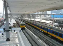 Track 4, 5 and 6 with the new build roof. Rotterdam Centraal Station 30-03-2011.