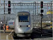 A TGV POS unit is entering into the main station of Z�rich on December 27th, 2009. 