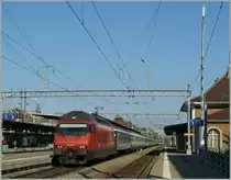 Re 460 081-3 with an IR Brig - Gen�ve A�roport by the stop in Morges.
21.10.2011
