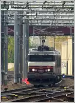 BB 15005 is entering into the station of Luxembourg City on October 28th, 2011.