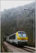 3008 is hauling the IR 112 Luxembourg City - Liers out of the tunnel  F�ischterhaff  near Goebelsm�hle on November 16th, 2011.