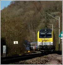 3013 is heading the IR 115 Liers - Luxembourg City near Goebelsm�hle on November 21st, 2011