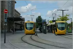 Tramwaje w Mulhouse na placu dworcowym.