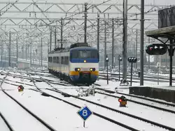 Sprinter som anländer till Utrecht centralstation i snö den 17-12-2009.