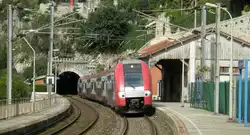 Stoptrein naar Ventimiglia in Villefranche-sur-Mer.