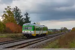 22.10.2023 | Mordy - VT627-102 enter the station from the side Niemojki.