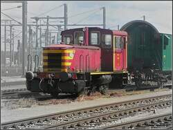 Deutz-Diesellokomotive 2001 am Bahnhof Pétange am 19.