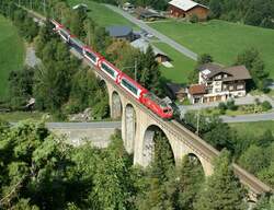 Glacier-Express bei Grengiols   28.08.2009