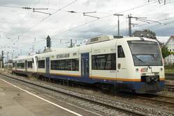 Un tren de OSB (Ortenau S-Bahn) 510 en la estación central de ferrocarril de Offenburg.