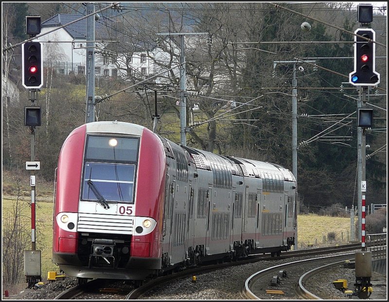 Z 2205 as IR Troisvierges-Luxembourg is entering in the Station of Wilwerwiltz on February 25th, 2009.